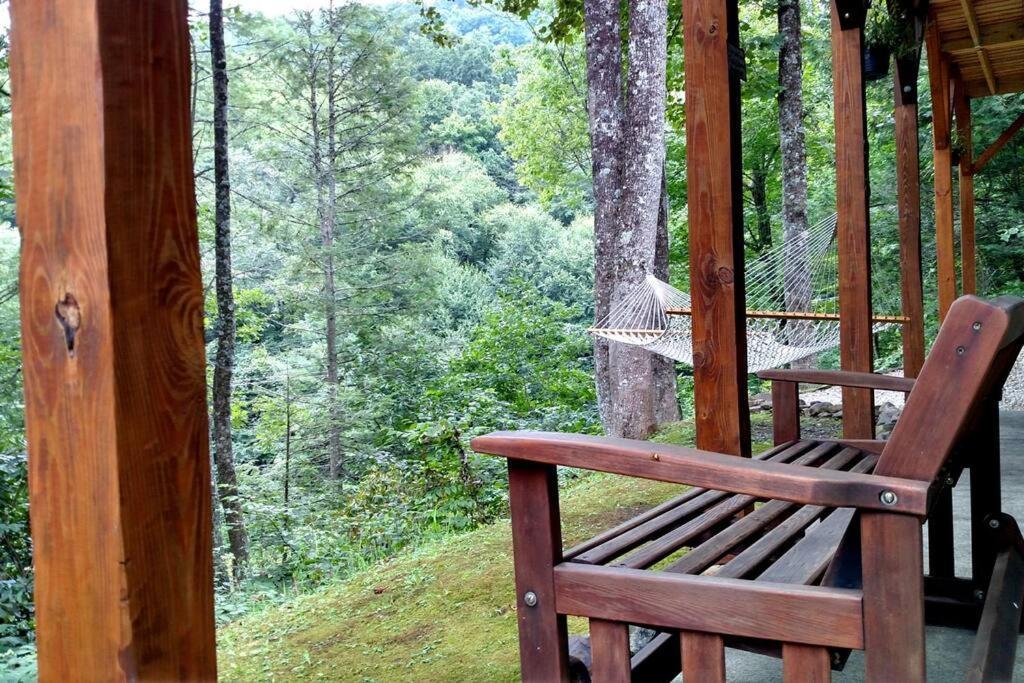 Serene & Cozy - Peaceful View - Fireplace - Creek Fleetwood Kültér fotó